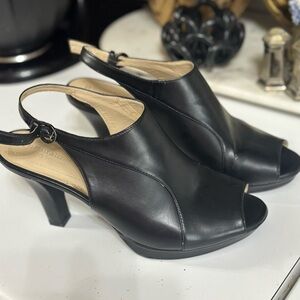 Black Slingback Peep-Toe Heels -